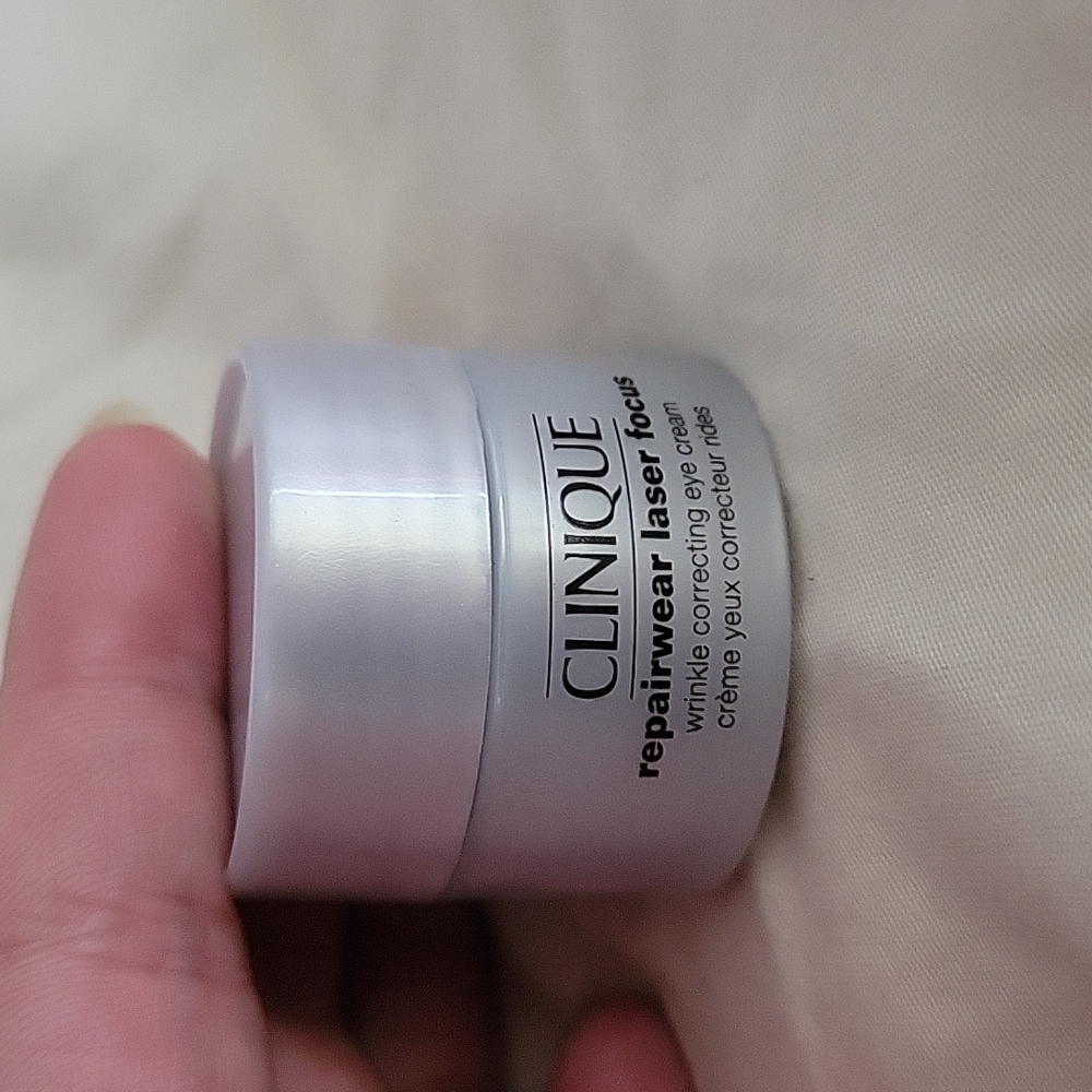 NWOT CLINIQUE Repair laser focus